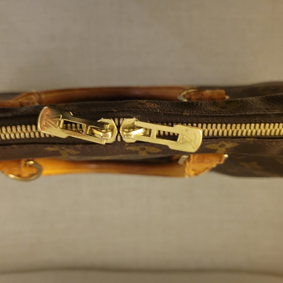 Louis Vuitton Voyage Briefcase - Picture 12 of 16